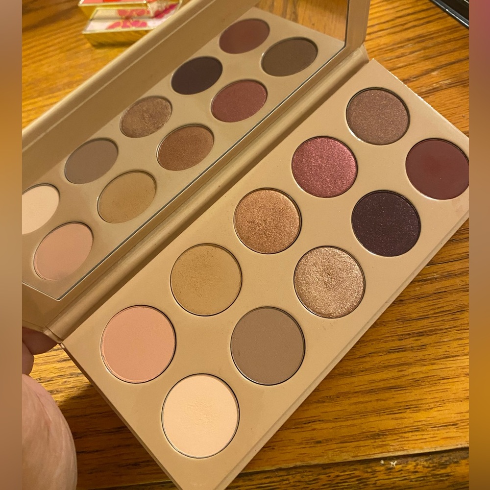 New never used KKW beauty palette ”classic blossom”